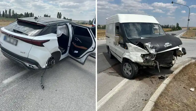 Çorum’da İki Araç Kafa Kafaya Çarpıştı: Can Kaybı ve Yaralılar