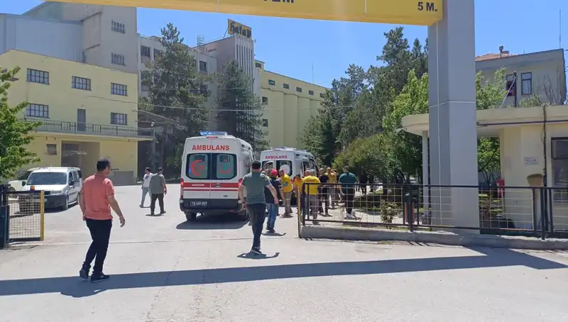 Çorum'daki Un Fabrikasında Büyük Patlama: 10 Yaralı, Biri Ağır