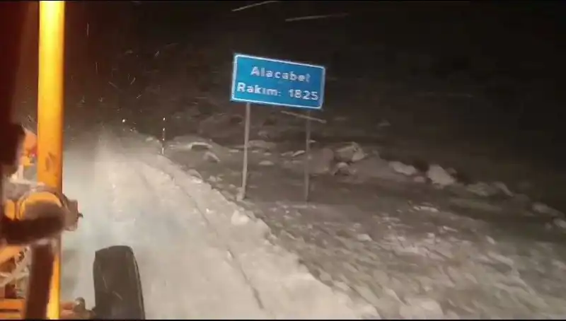 Antalya'da Beklenmedik Kar Sürprizi: Havanın İnanılmaz Değişimi