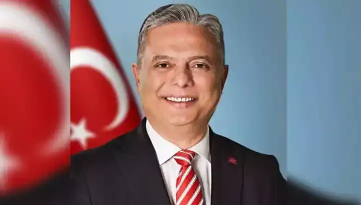 Ümit Uysal Kimdir? CHP Genel Başkan Adayı ve Politika Yaşamı