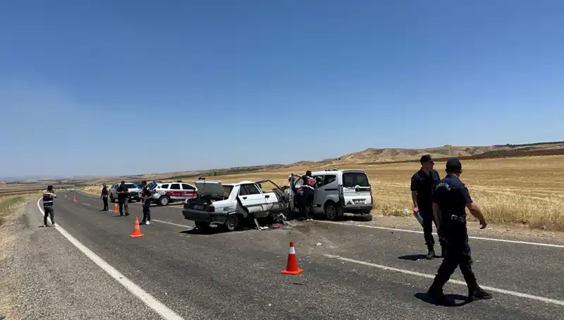 Adıyaman'da Feci Trafik Kazası: 4 Hayat Kaybı ve Yaralılar