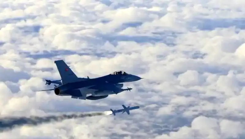 F-16 EDPOD’un Tüm Testleri Başarıyla Geçti: Savunma Sanayisinde Yeni Bir Dönüm Noktası