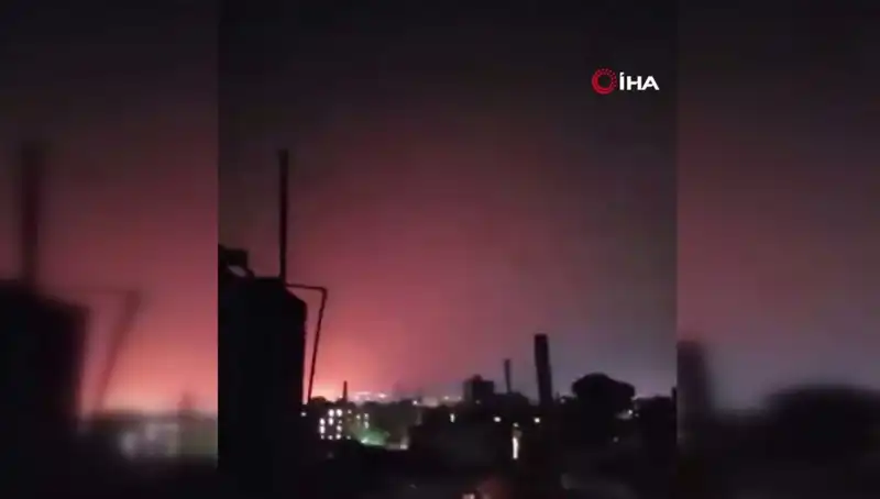 ABD, Yemen'in Sana Şehrine Hava Saldırısı Düzenledi: 12 Kişi Hayatını Kaybetti