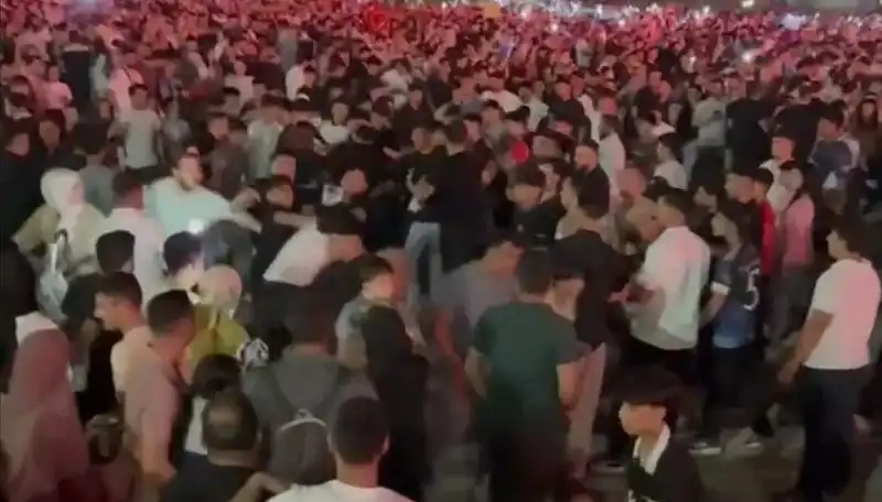 Konserde Bıçaklı Kavga: Tatlı Bir Gece Cehenneme Döndü!