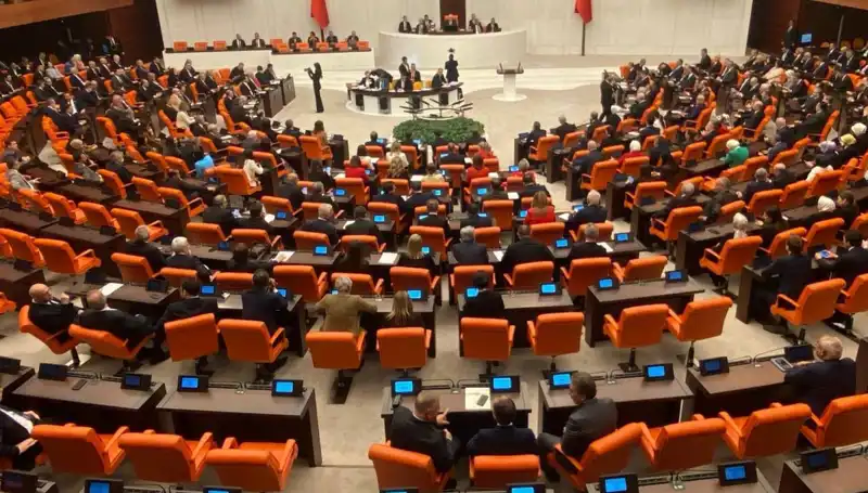 Türkiye Büyük Millet Meclisi'nde Komisyon Çalışmalarına Devam Ediliyor
