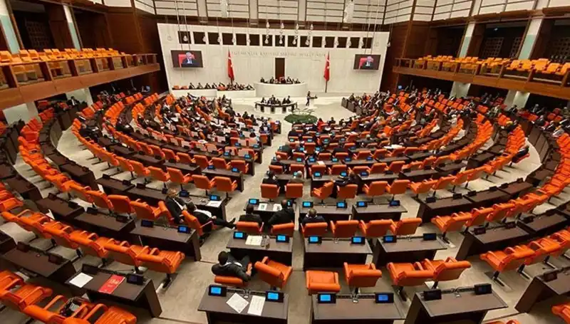 Emekli Ikramiyeleri Artıyor: TBMM'de 4 Bin TL'lik Çığır Açan Teklif
