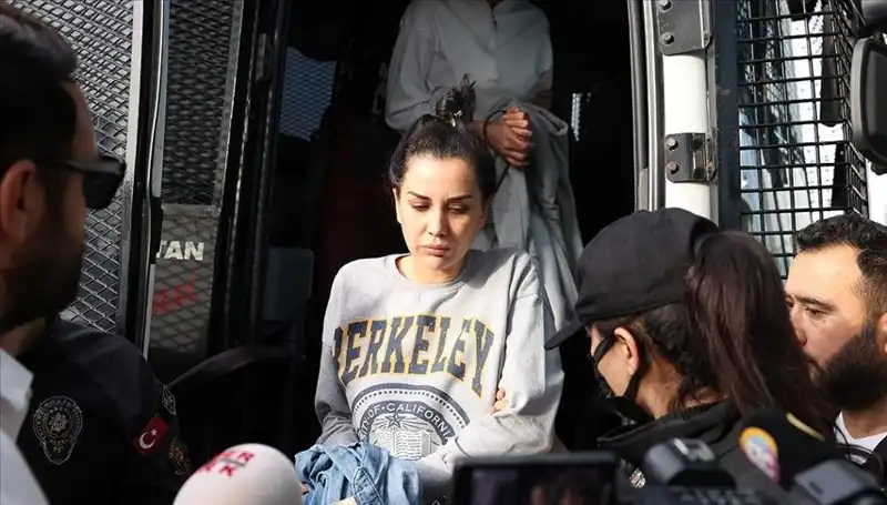 Dilan Polat'ın Instagram Hesabı Kapatıldı mı? Büyük Gizem!