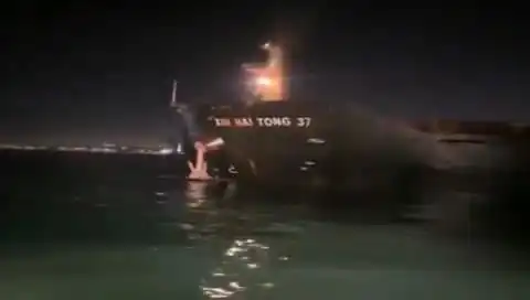 Ahırkapı'da Yük Gemisi Karaya Oturdu: Deniz Kazasına Neden Olan Olay ve Son Gelişmeler