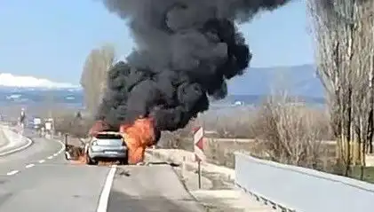 Kütahya'da Seyir Halindeki Otomobil Korkunç Bir Yangında Küle Döndü