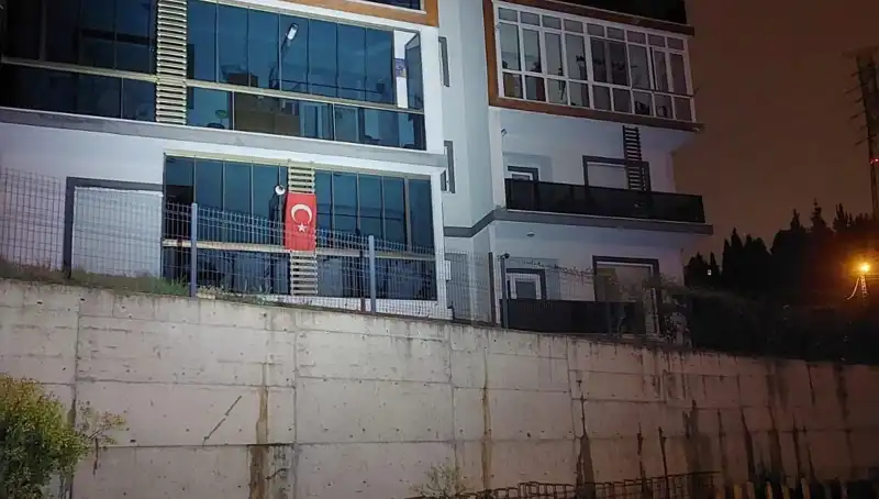 Sakarya'da Yaşanan Deprem Tehlikesi Sonrası 4 Katlı Apartman Tahliye Edildi