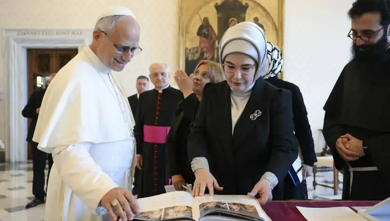 Emine Erdoğan ve Papa Leo: Gazze’nin Geleceği Üzerine Önemli Toplantı
