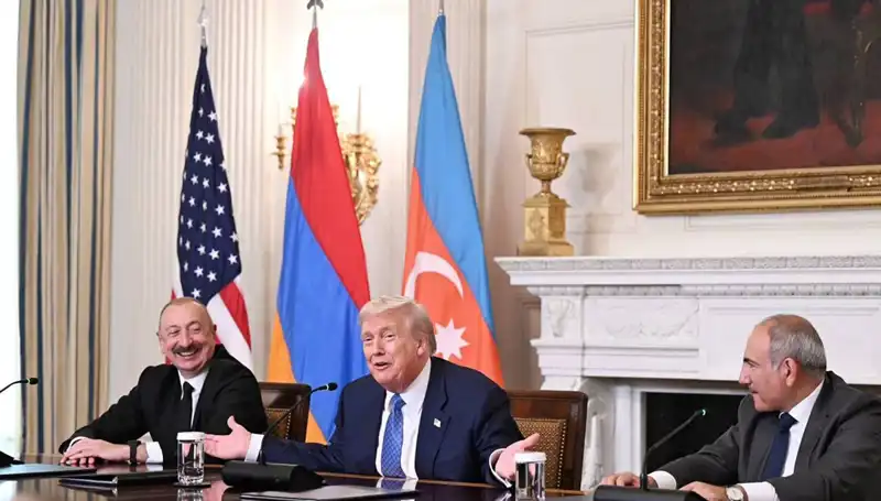 Aliyev'den Ermenistan'a Şaşırtıcı Anayasa Çağrısı: Zaman Kaybetmeyin!