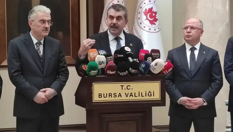 Bakan Tekin, Protestolara Katılan Çalışanları Uyardı: Yaptırımlar Geliyor!