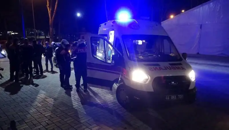 Parkta Silahlı Kavga: İki Grup Arasında Ortalık Karıştı
